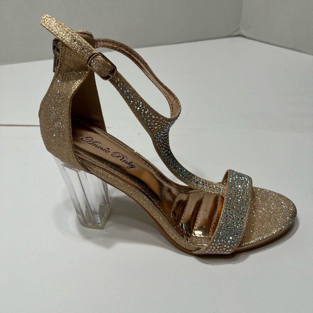 Annie Pinky 4” Heels Size 8 Thick Heel Strap Champagne Color